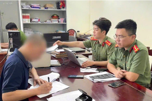 Nhiều trường hợp vi phạm trên không gian mạng được Công an tỉnh Phú Thọ xử lý
Nhiều trường hợp vi phạm trên không gian mạng được Công an tỉnh Phú Thọ xử lý