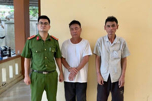 Nghệ An: Khởi tố 2 đối tượng phạm tội ma túy có tàng trữ vũ khí quân dụng