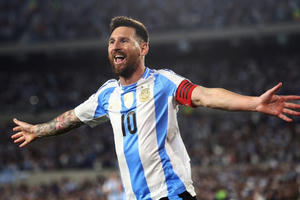 Lionel Messi chính thức trở thành tỷ phú USD: Cấu trúc tài sản từ bản quyền truyền hình và nhượng quyền thương mại