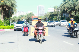 Bộ Y tế khuyến cáo người dân hạn chế ra ngoài từ 10h đến 16h trong ngày tránh nguy cơ đột quỵ, tử vong do nắng nóng
Bộ Y tế khuyến cáo người dân hạn chế ra ngoài từ 10h đến 16h trong ngày tránh nguy cơ đột quỵ, tử vong do nắng nóng