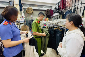 Khởi tố 2 đối tượng bán hàng giả nhãn hiệu trị giá gần 2 tỷ đồng 