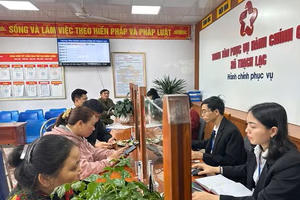Hà Tĩnh quyết liệt cắt giảm, đơn giản hóa thủ tục hành chính, không để phát sinh “giấy phép con” Hà Tĩnh quyết liệt cắt giảm, đơn giản hóa thủ tục hành chính, không để phát sinh “giấy phép con”