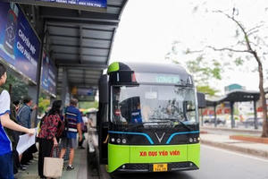 Hà Nội tăng cường xe buýt, tàu điện phục vụ kỳ thi lớp 10 và tốt nghiệp THPT 2026 Hà Nội tăng cường xe buýt, tàu điện phục vụ kỳ thi lớp 10 và tốt nghiệp THPT 2026
