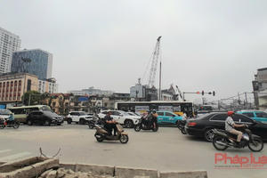 Rào chắn nút giao La Thành - Nguyễn Chí Thanh phục vụ thi công tuyến Metro số 5