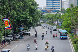 Đề xuất miễn phí xe buýt 1 năm trong Vành đai 1, hỗ trợ người dân đổi xe máy điện Đề xuất miễn phí xe buýt 1 năm trong Vành đai 1, hỗ trợ người dân đổi xe máy điện