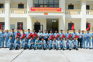 9 học viên Trung đoàn 940 hoàn thành tốt nhiệm vụ thả bay đơn tại sân bay Tuy Hòa