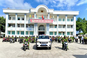 Công an phường Long Bình ra quân cao điểm 36 ngày đêm phòng, chống ma túy và cấp căn cước, định danh điện tử cho người dân Công an phường Long Bình ra quân cao điểm 36 ngày đêm phòng, chống ma túy và cấp căn cước, định danh điện tử cho người dân