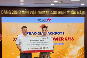 Ước mơ được trúng Vietlott để không đeo mặt nạ, người đàn ông tại TP.HCM công khai danh tính nhận giải Jackpot 1 hơn 83 tỷ đồng