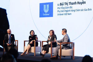 Unilever Việt Nam ghi dấu tại hai giải thưởng phát triển bền vững với nỗ lực đổi mới sản phẩm và mô hình tái chế ứng dụng công nghệ