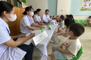Bộ Y tế quy định trẻ em dưới 6 tuổi phải được khám sức khỏe định kỳ ít nhất 1 lần/năm Bộ Y tế quy định trẻ em dưới 6 tuổi phải được khám sức khỏe định kỳ ít nhất 1 lần/năm