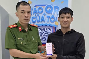 Người phụ nữ bị đột quỵ nhận lại 300 triệu đồng chuyển khoản nhầm nhờ sự hỗ trợ của Công an