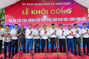 Quảng Ninh khởi công nâng cấp bến phà tạm tại cảng Vạn Gia