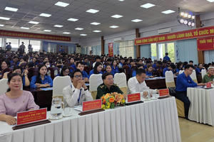 Nâng cao nhận thức về chủ quyền biển, đảo và phòng, chống ma túy cho thanh niên
