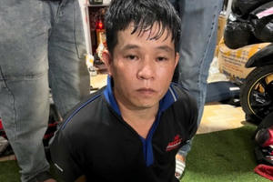 Bắt giữ đối tượng mang súng, buôn ma túy tại Cần Thơ Bắt giữ đối tượng mang súng, buôn ma túy tại Cần Thơ