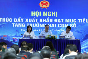 Phó Thủ tướng Thường trực Phạm Gia Túc yêu cầu cắt giảm khoảng 50% thủ tục hành chính và 50% chi phí tuân thủ cho doanh nghiệp
