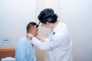 Biến chứng áp xe cổ sâu nguy hiểm từ hai răng sâu không điều trị