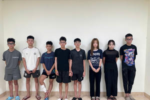 Công an Hà Nội làm rõ 2 nhóm "quái xế" điều khiển xe máy náo loạn đường phố lúc rạng sáng Công an Hà Nội làm rõ 2 nhóm "quái xế" điều khiển xe máy náo loạn đường phố lúc rạng sáng