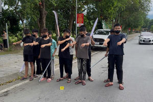 Khởi tố nhóm thanh thiếu niên mang hung khí gây náo loạn trong đêm ở Lào Cai