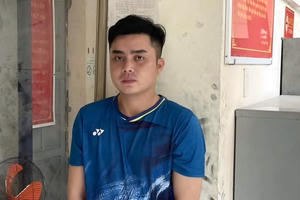 Bắt giữ khẩn cấp gã đàn ông hành hạ dãn man bé gái 3 tuổi là con riêng của vợ Bắt giữ khẩn cấp gã đàn ông hành hạ dãn man bé gái 3 tuổi là con riêng của vợ