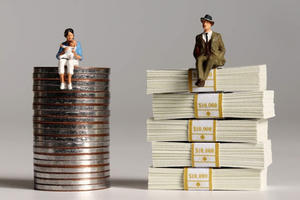 Warren Buffett tiết lộ chiến lược đầu tư với 10.000 USD: Tránh xu hướng đám đông, tận dụng sức mạnh lãi kép Warren Buffett tiết lộ chiến lược đầu tư với 10.000 USD: Tránh xu hướng đám đông, tận dụng sức mạnh lãi kép