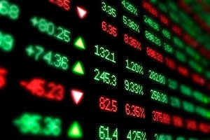 Chứng khoán Vietcap dự báo VN-Index hướng tới đỉnh 1.930 điểm, cảnh báo rủi ro thuế quan từ Mỹ