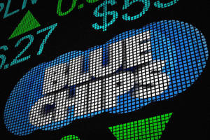 Cổ đông ồ ạt thoái vốn khỏi quỹ VEIL, áp lực xả hàng đè nặng lên danh mục Bluechips