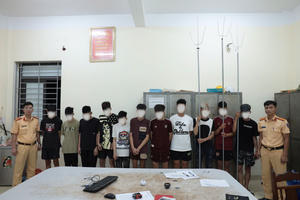 Khởi tố nhóm thanh niên mang hung khí gây náo loạn đường phố ở Hưng Yên