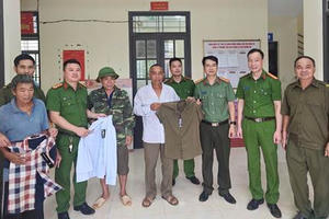 Lạng Sơn: Công an xã Tân Thành ra mắt mô hình "Gian hàng 0 đồng" Lạng Sơn: Công an xã Tân Thành ra mắt mô hình "Gian hàng 0 đồng"