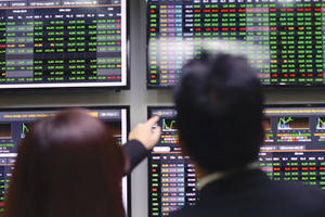 Chứng khoán Yuanta: VN-Index kiểm định lực cầu, điểm sáng dòng tiền hướng về cổ phiếu MBB