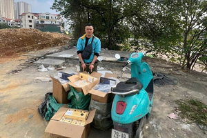 Công an TP Hà Nội thu giữ 2.580 bao thuốc lá điếu nhập lậu đang trên đường đi tiêu thụ Công an TP Hà Nội thu giữ 2.580 bao thuốc lá điếu nhập lậu đang trên đường đi tiêu thụ