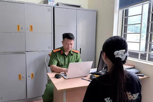 Lai Châu: Công an xã Khoen On hỗ trợ người dân lấy lại tài sản bị lừa đảo trên mạng Lai Châu: Công an xã Khoen On hỗ trợ người dân lấy lại tài sản bị lừa đảo trên mạng