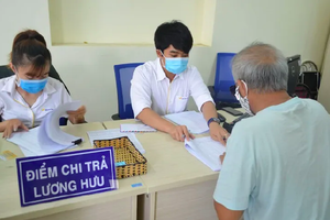 Thủ tướng yêu cầu nghiên cứu nâng mức hỗ trợ đóng BHYT cho người nghèo
