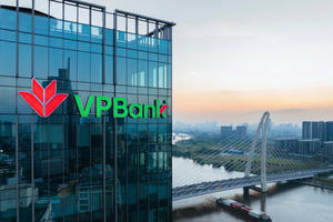Tổng tài sản vượt 1,5 triệu tỷ đồng, VPBank (VPB) báo lãi bán niên tăng 68%
