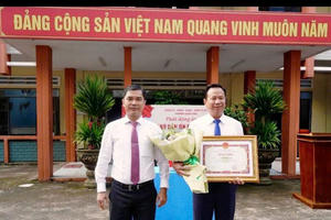 UBND TP Đồng Nai tặng Bằng khen cho cá nhân đạt thành tích xuất sắc trong triển khai mô hình chính quyền địa phương hai cấp