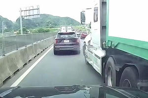 Cục CSGT thông tin vụ tai nạn liên hoàn 11 ô tô ở cao tốc Cao Bồ - Mai Sơn, hé lộ trích xuất camera Cục CSGT thông tin vụ tai nạn liên hoàn 11 ô tô ở cao tốc Cao Bồ - Mai Sơn, hé lộ trích xuất camera