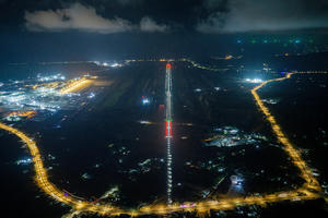 Làm xong đường băng 3.300m ở Phú Quốc trong 8 tháng Làm xong đường băng 3.300m ở Phú Quốc trong 8 tháng