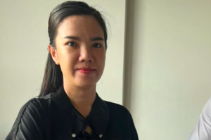 Bắt giữ "nữ quái" với lệnh truy nã đặc biệt nguy hiểm Bắt giữ "nữ quái" với lệnh truy nã đặc biệt nguy hiểm