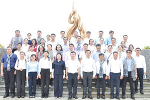 Phát huy truyền thống cách mạng, nâng cao chất lượng công tác xây dựng Đảng từ cơ sở