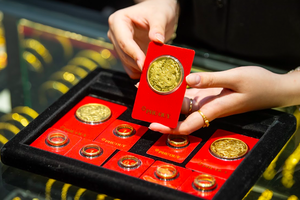 Giá vàng ngày 19/9: Vàng thế giới lên cao nhất một tuần, tiến sát vùng kháng cự 4.440 USD/ounce, vàng trong nước đi lên
