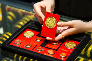 Giá vàng ngày 27/8: Giá vàng thế giới giảm hơn 1%, vàng trong nước lùi về 150 triệu đồng/lượng