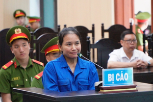Tuyên phạt 01 năm tù người phụ nữ xúc phạm quốc kỳ 