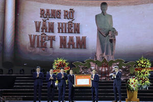 Trao Nghị quyết của UNESCO vinh danh Danh nhân văn hóa Lê Quý Đôn tại Hưng Yên