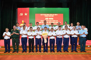 BTL Vùng Cảnh sát biển 4 công bố quyết định thành lập Trung đội phương tiện không người lái BTL Vùng Cảnh sát biển 4 công bố quyết định thành lập Trung đội phương tiện không người lái