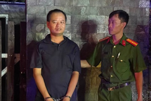 Nghi phạm vụ giết người ở Đồng Nai bị bắt khi đang lái ôtô bỏ trốn xuống Khánh Hòa Nghi phạm vụ giết người ở Đồng Nai bị bắt khi đang lái ôtô bỏ trốn xuống Khánh Hòa