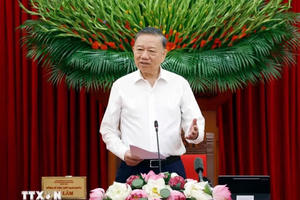 Xây dựng Điều lệ Đảng khoa học, chặt chẽ, dễ hiểu, dễ thực hiện Xây dựng Điều lệ Đảng khoa học, chặt chẽ, dễ hiểu, dễ thực hiện