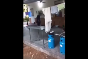 Rúng động vụ hành hung trẻ em dã man tại chùa Bầu (Phú Thọ): Cơ quan chức năng khẩn trương vào cuộc Rúng động vụ hành hung trẻ em dã man tại chùa Bầu (Phú Thọ): Cơ quan chức năng khẩn trương vào cuộc