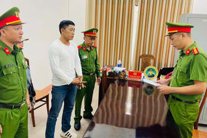 Tạm giữ lái xe tại Đà Nẵng hành hung đồng nghiệp vì tranh giành khách