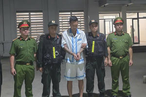 Khởi tố vợ chồng Huấn Hoa Hồng