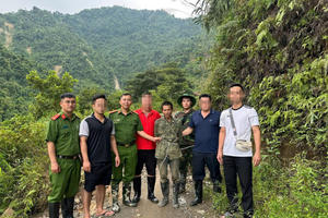 Bắt giữ đối tượng bị truy nã về tội giết người trốn tại Lào Cai Bắt giữ đối tượng bị truy nã về tội giết người trốn tại Lào Cai