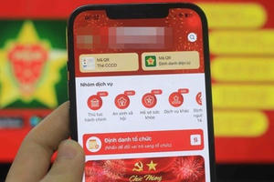 Từ 28/9, người dân có thể nhận lương hưu, trợ cấp qua tài khoản tích hợp trên VNeID